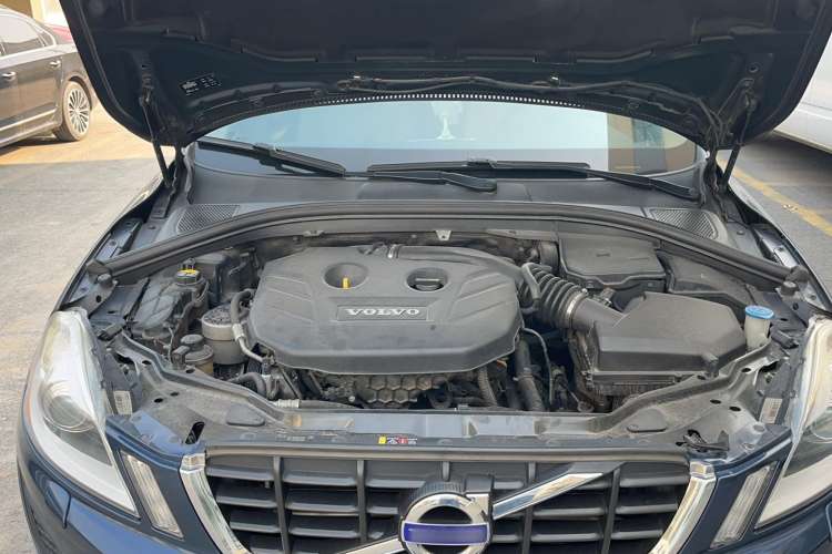 Used Volvo XC60 2013 T5 Comfort Edition Engine Bay