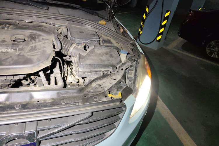 Used Volvo XC60 2013 T5 Zhiya Edition Engine Bay Left