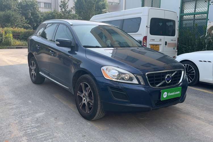 Used Volvo XC60 2013 T5 Comfort Edition Front Right 45 Deg