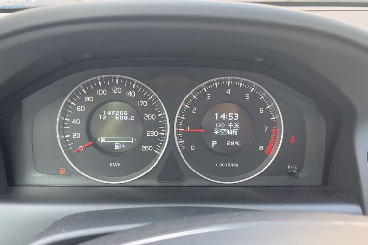 Used Volvo XC60 2013 T5 Comfort Edition Instrument Cluster