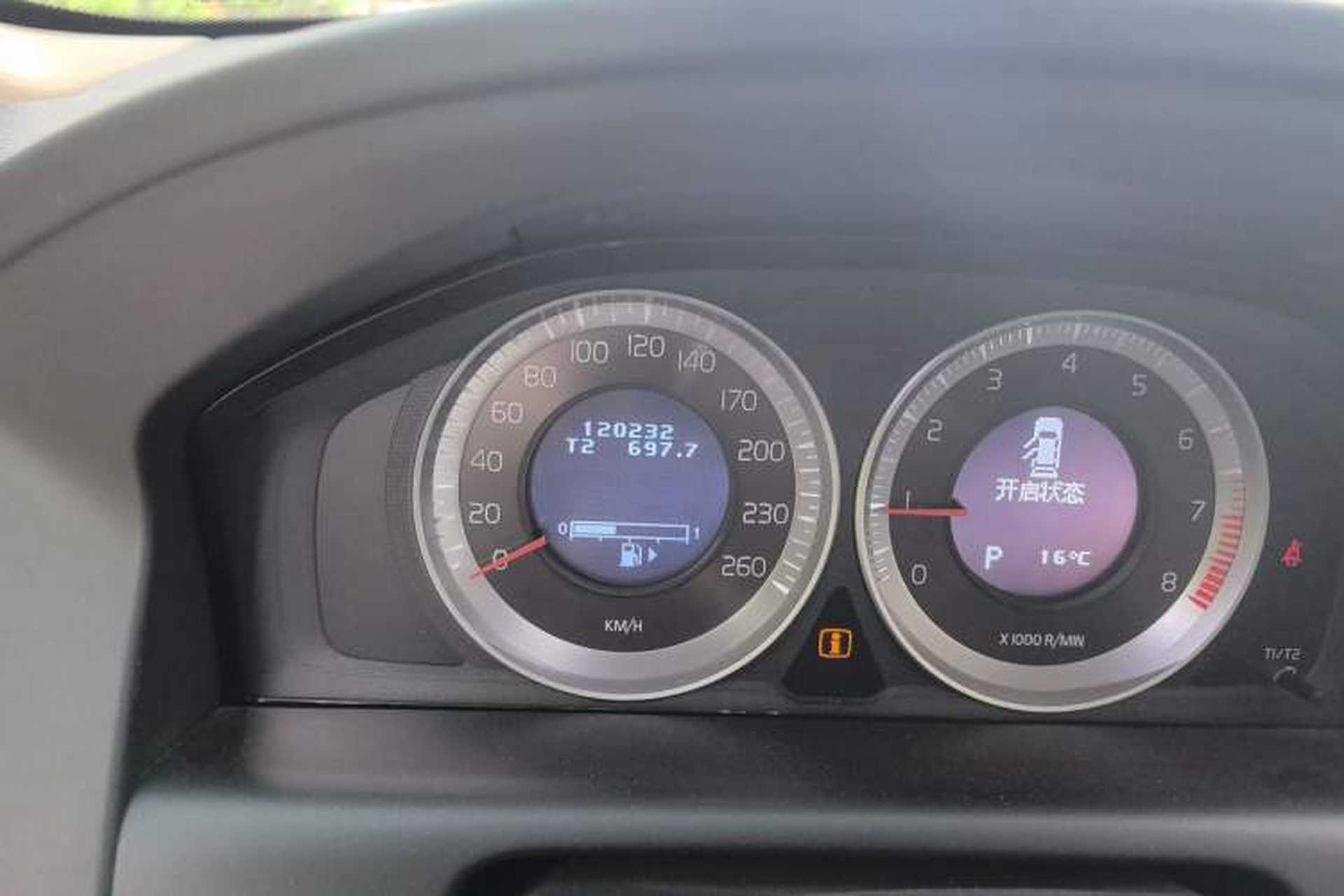 Used Volvo XC60 2013 T5 Zhiya Edition Odometer Close Up