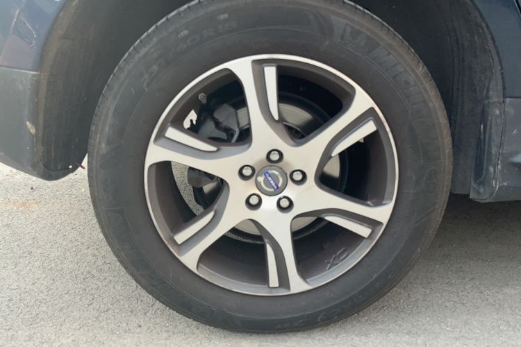 Used Volvo XC60 2013 T5 Comfort Edition Right Rear Wheel Hub