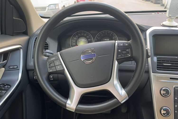 Used Volvo XC60 2013 T5 Comfort Edition Steering Wheel