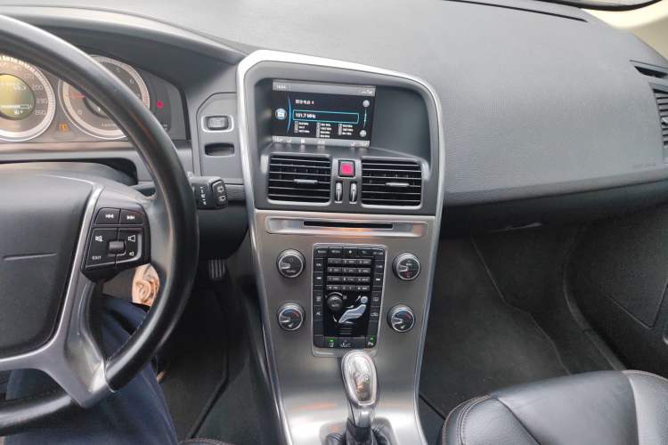 Used Volvo XC60 2013 T5 Zhiya Edition Audio And AC Panel