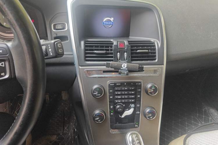 Used Volvo XC60 2013 T5 Zhiya Edition Audio And AC Panel