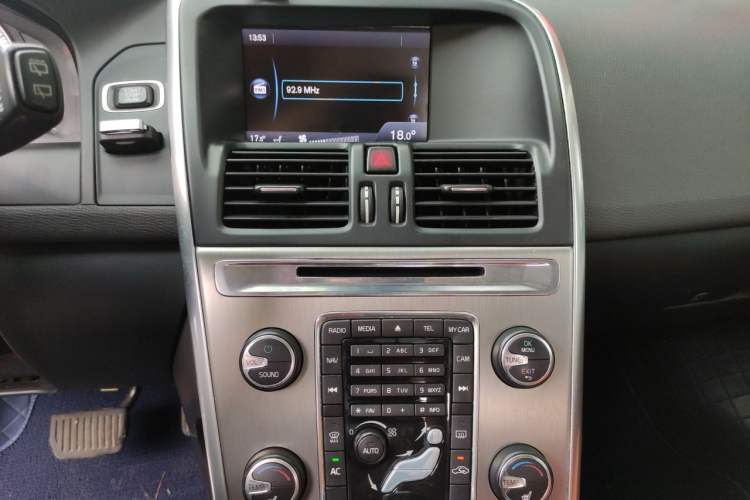 Used Volvo XC60 2013 T5 Zhiya Edition Audio And AC Panel