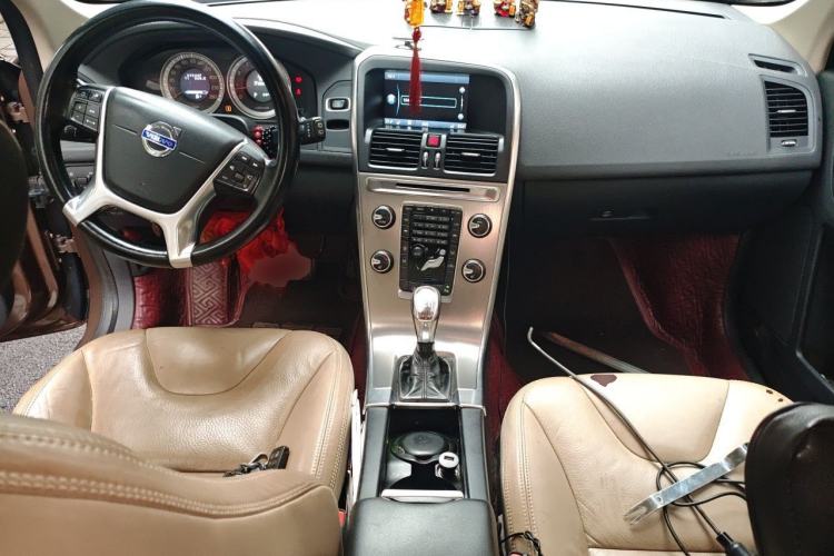 Used Volvo XC60 2013 T5 Zhiya Edition Center Console