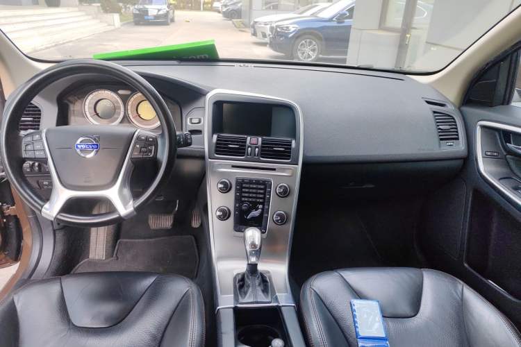 Used Volvo XC60 2013 T5 Zhiya Edition Center Console
