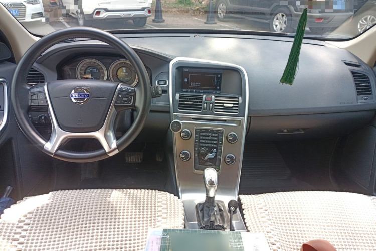 Used Volvo XC60 2013 T5 Zhiya Edition Center Console