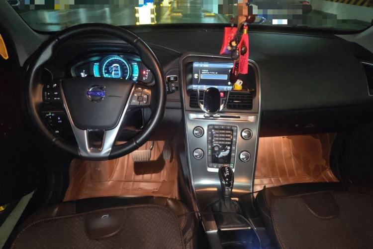 Used Volvo XC60 2013 T5 Zhiya Edition Center Console