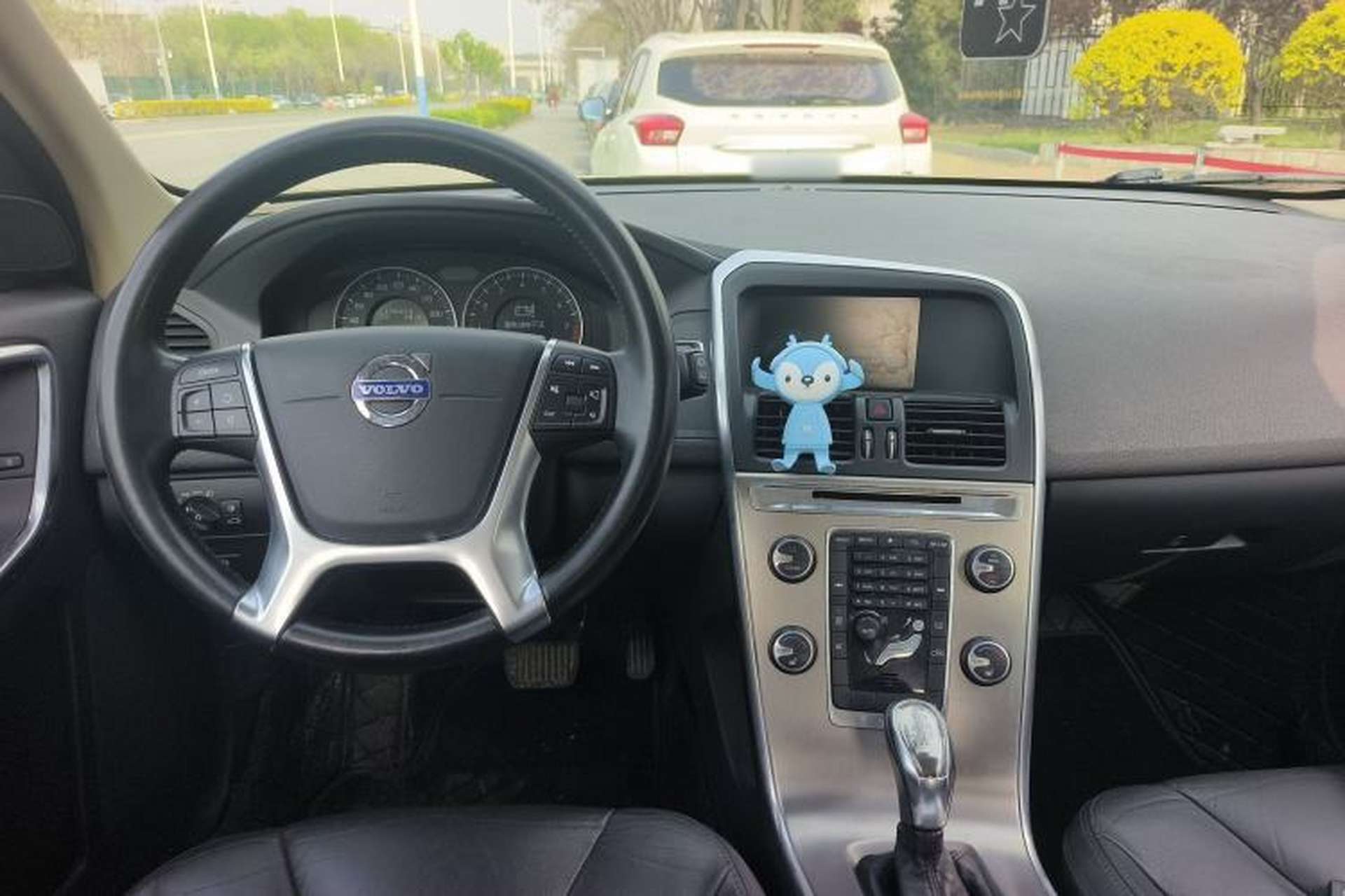 Used Volvo XC60 2013 T5 Comfort Edition Center Console