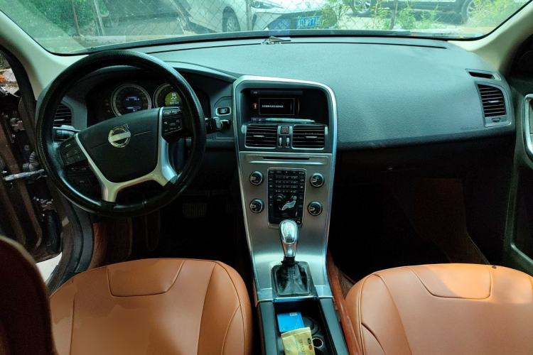 Used Volvo XC60 2013 T5 Zhiya Edition Center Console