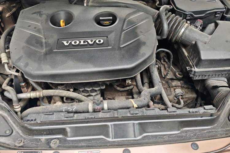 Used Volvo XC60 2013 T5 Zhiya Edition Engine Bay