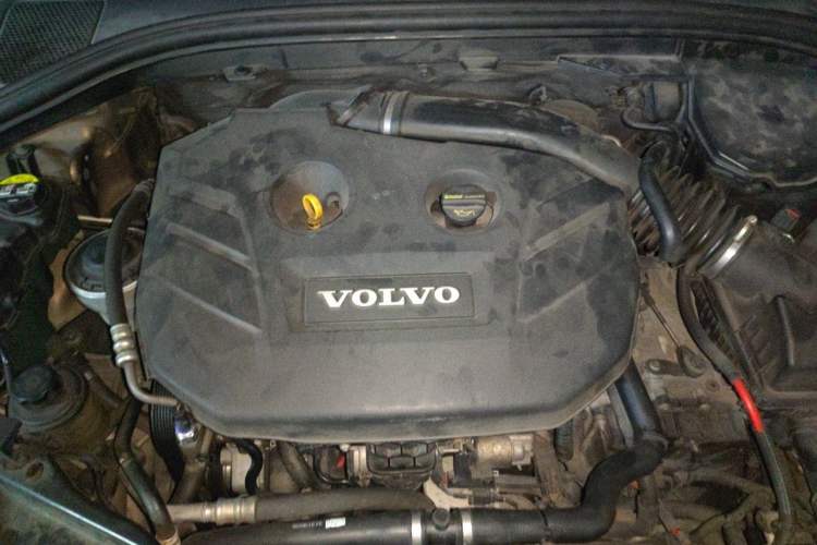 Used Volvo XC60 2013 T5 Comfort Edition Engine Bay