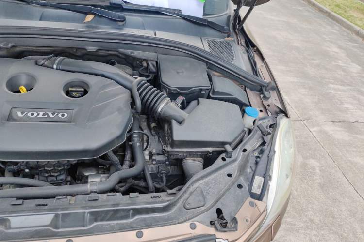 Used Volvo XC60 2013 T5 Zhiya Edition Engine Bay Left