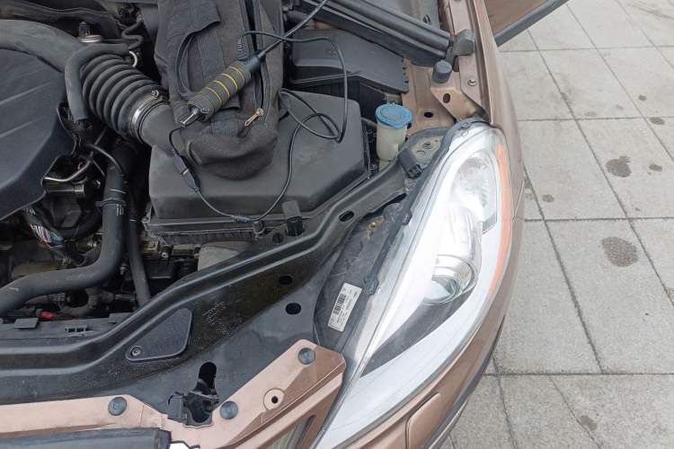 Used Volvo XC60 2013 T5 Comfort Edition Engine Bay Left