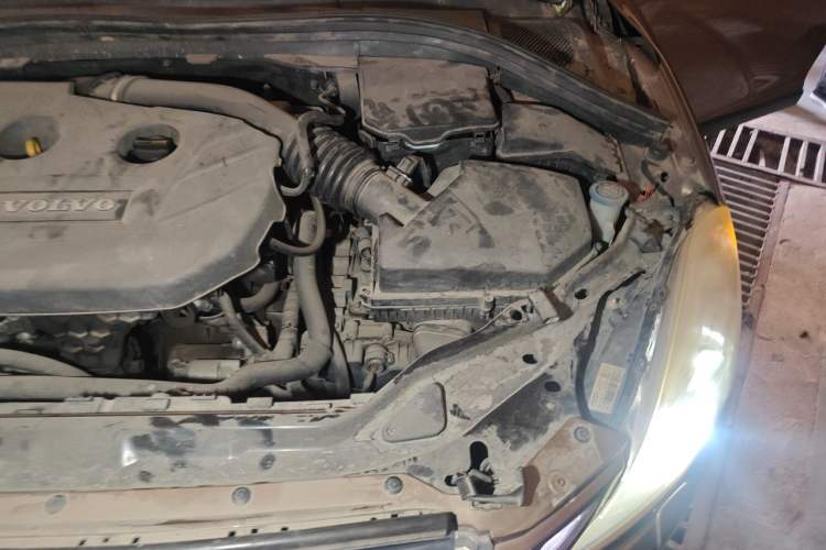 Used Volvo XC60 2013 T5 Zhiya Edition Engine Bay Left