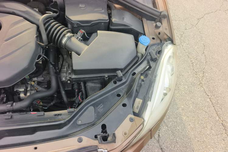 Used Volvo XC60 2013 T5 Comfort Edition Engine Bay Left
