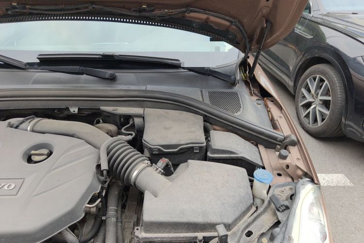 Used Volvo XC60 2013 T5 Zhiya Edition Engine Bay Left