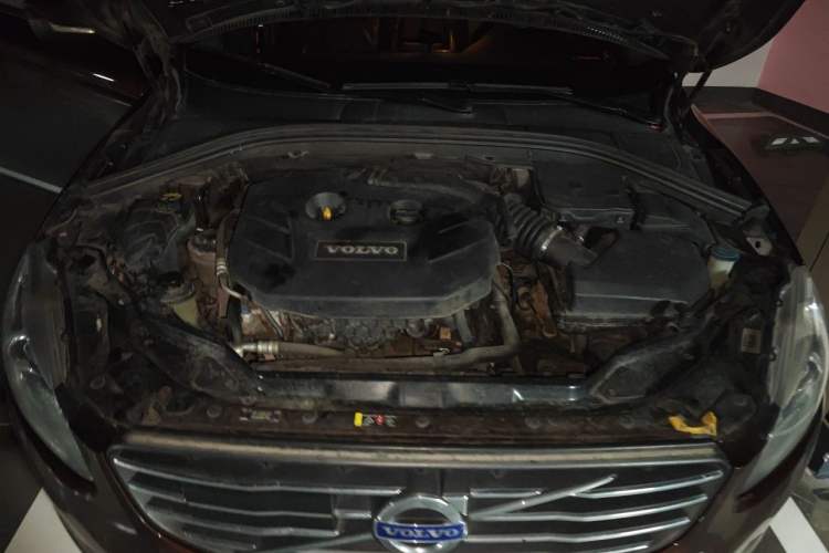 Used Volvo XC60 2013 T5 Prestige Edition Engine Bay