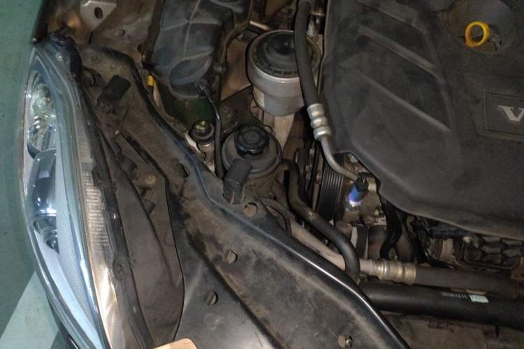 Used Volvo XC60 2013 T5 Comfort Edition Engine Bay Right