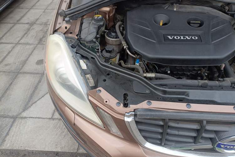 Used Volvo XC60 2013 T5 Comfort Edition Engine Bay Right