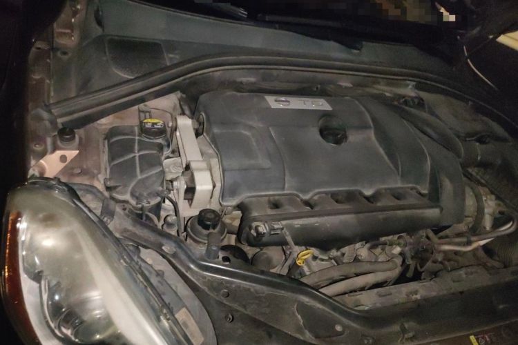 Used Volvo XC60 2013 T6 AWD Comfort Edition Engine Bay Right