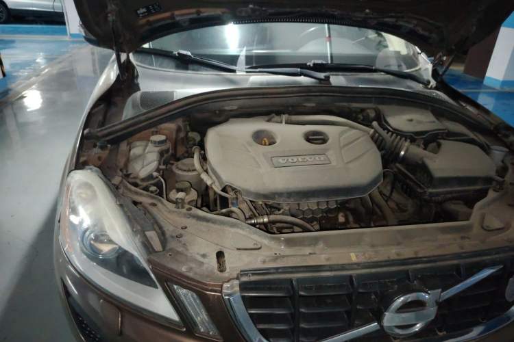 Used Volvo XC60 2013 T5 Comfort Edition Engine Bay Right