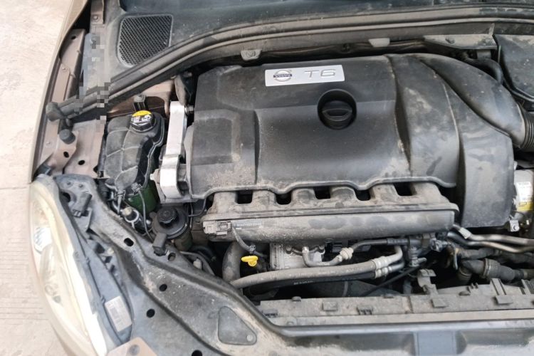 Used Volvo XC60 2013 T6 AWD Comfort Edition Engine Bay Right
