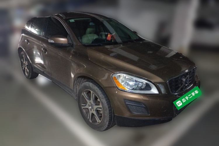 Used Volvo XC60 2013 T5 Comfort Edition Front Right 45 Deg