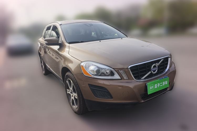 Used Volvo XC60 2013 T5 Comfort Edition Front Right 45 Deg
