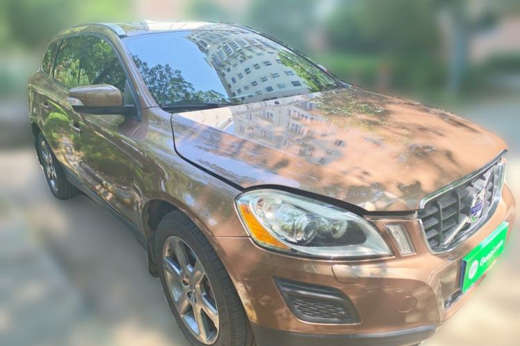 Used Volvo XC60 2013 T6 AWD Comfort Edition Front Right 45 Deg