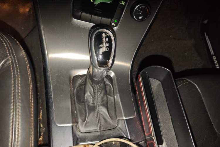 Used Volvo XC60 2013 T5 Comfort Edition Gear Lever