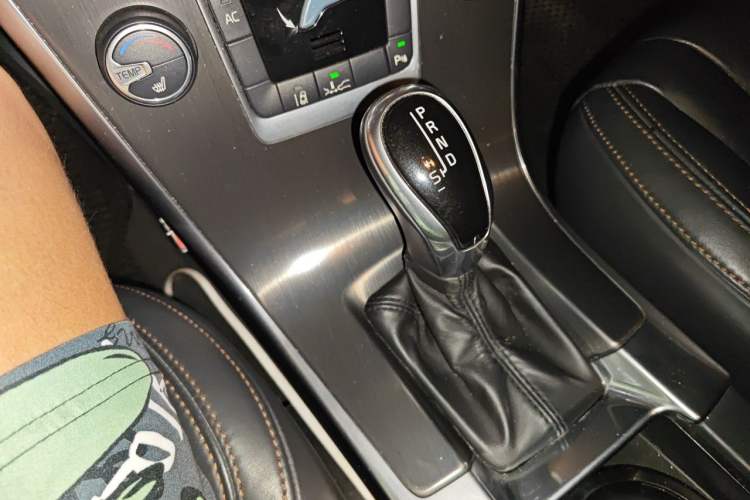 Used Volvo XC60 2013 T5 Prestige Edition Gear Lever