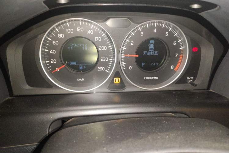 Used Volvo XC60 2013 T5 Comfort Edition Instrument Cluster