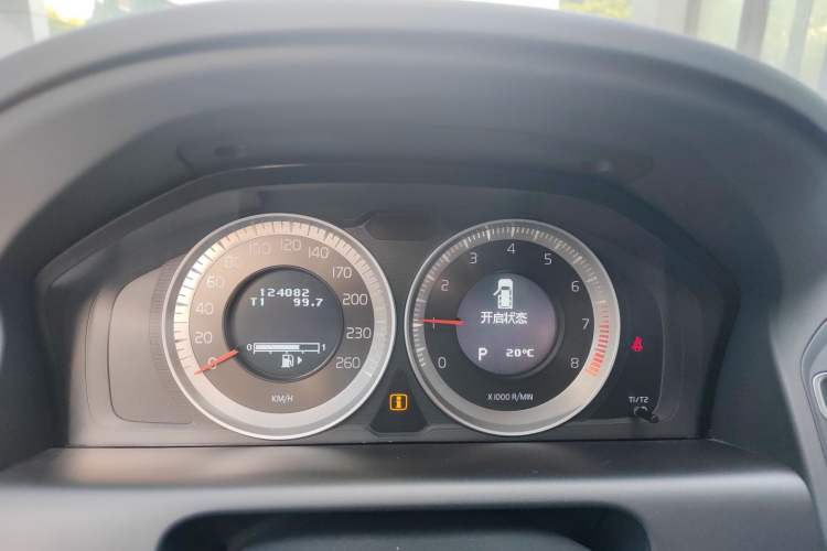 Used Volvo XC60 2013 T5 Zhiya Edition Instrument Cluster