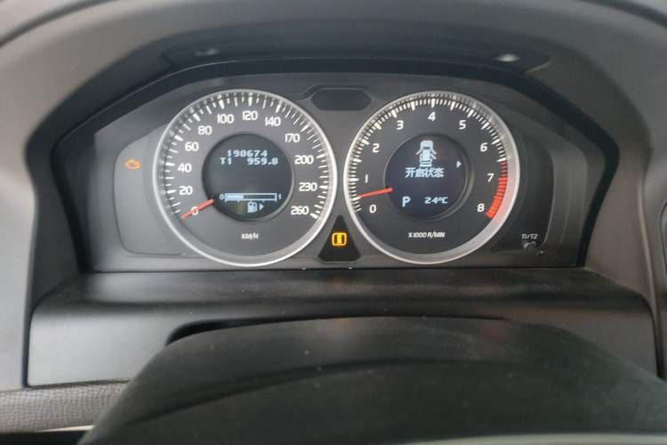 Used Volvo XC60 2013 T6 AWD Comfort Edition Instrument Cluster