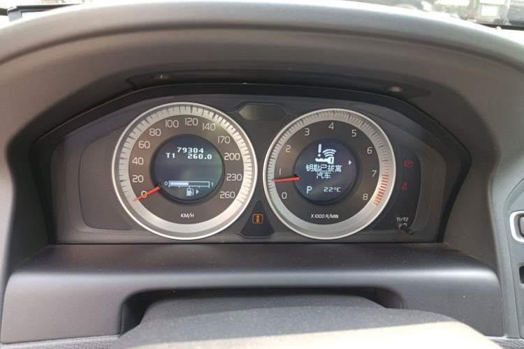 Used Volvo XC60 2013 T5 Zhiya Edition Instrument Cluster