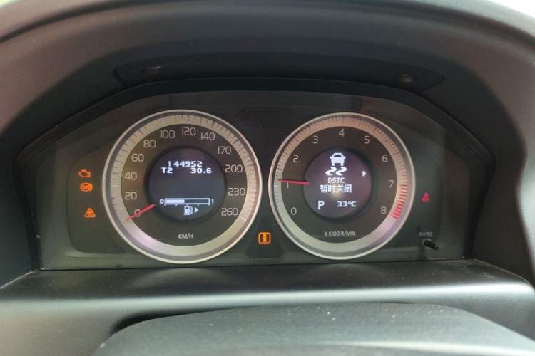 Used Volvo XC60 2013 T5 Zhiya Edition Instrument Cluster
