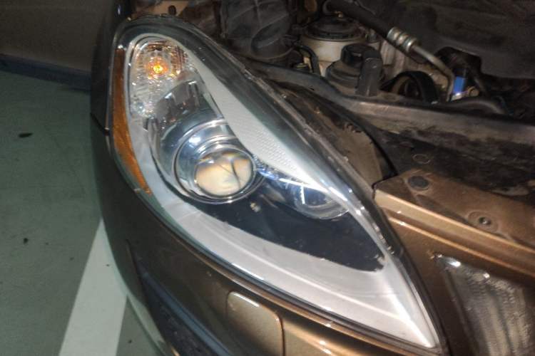 Used Volvo XC60 2013 T5 Comfort Edition Right Front Headlight