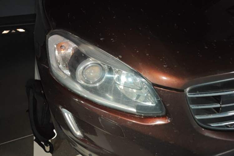 Used Volvo XC60 2013 T5 Prestige Edition Right Front Headlight