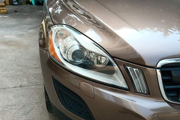 Used Volvo XC60 2013 T6 AWD Comfort Edition Right Front Headlight