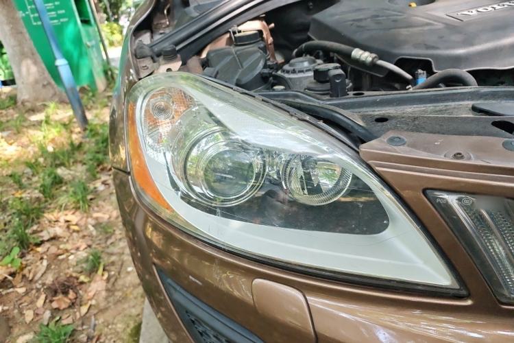 Used Volvo XC60 2013 T5 Comfort Edition Right Front Headlight