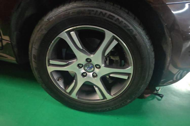 Used Volvo XC60 2013 T5 Zhiya Edition Right Front Wheel Hub