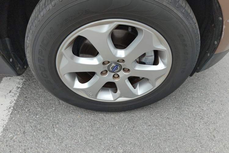 Used Volvo XC60 2013 T5 Zhiya Edition Right Front Wheel Hub