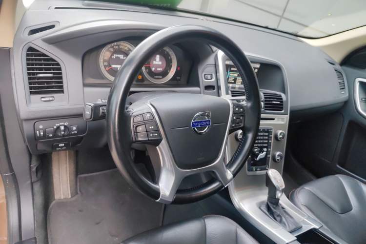 Used Volvo XC60 2013 T5 Zhiya Edition Steering Wheel