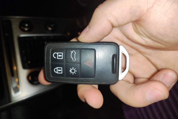 Used Volvo XC60 2013 T5 Comfort Edition Vehicle Key