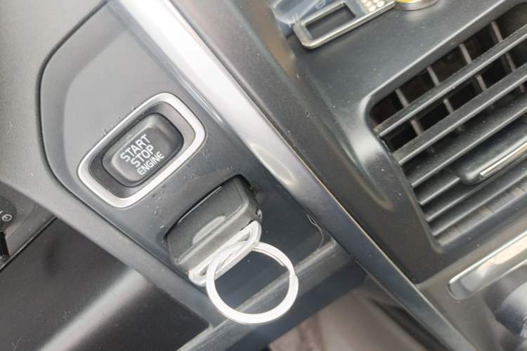 Used Volvo XC60 2013 T5 Comfort Edition Vehicle Key