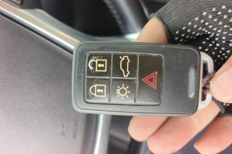 Used Volvo XC60 2013 T5 Comfort Edition Vehicle Key