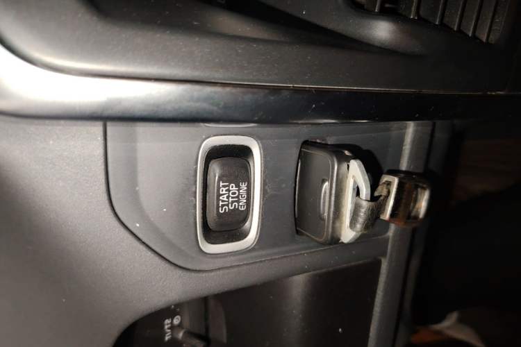 Used Volvo XC60 2013 T5 Comfort Edition Vehicle Key